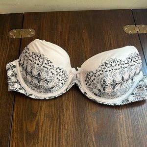 Victoria’s Secret Body by Victoria 32C